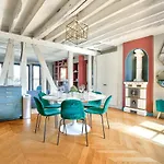 Le Marais Superb Terrace Free Netflix Paris
