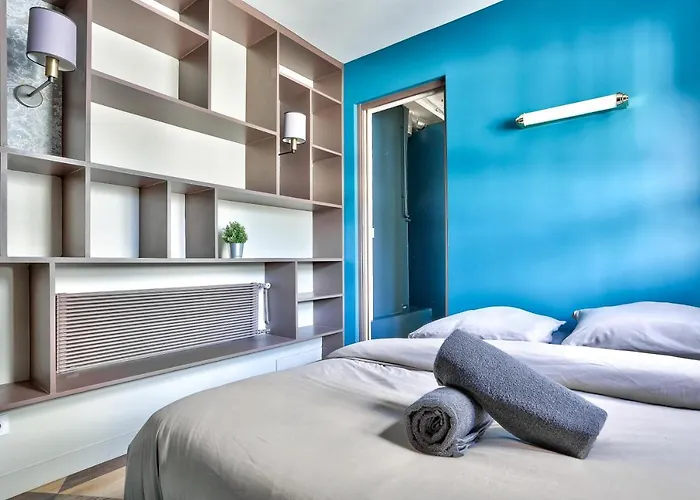 Le Marais Superb Terrace Free Netflix *